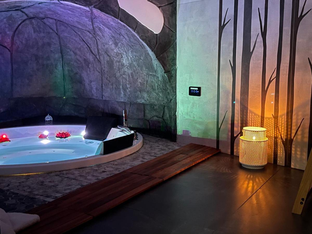 Elite Apartment Spa CTA Exterior photo