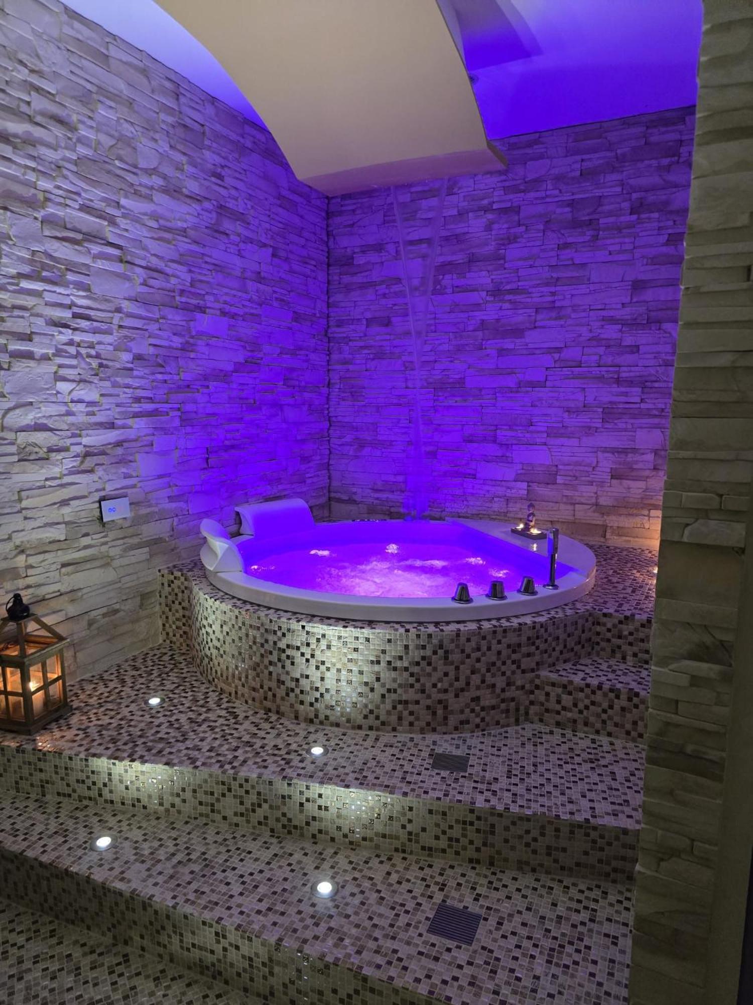 Elite Apartment Spa CTA Exterior photo