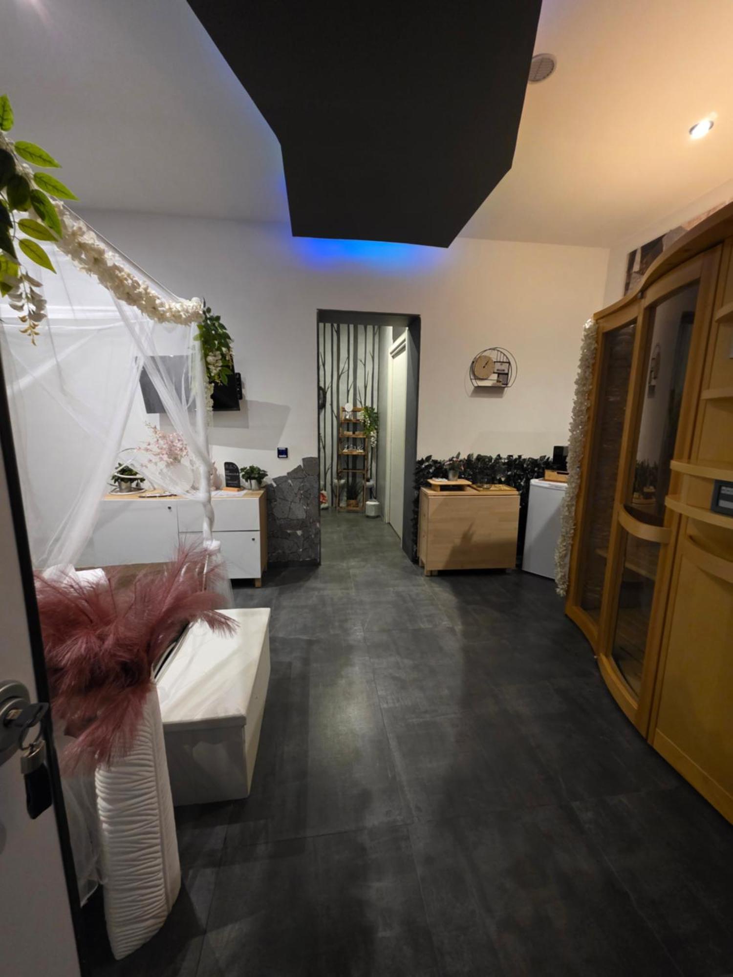 Elite Apartment Spa CTA Exterior photo