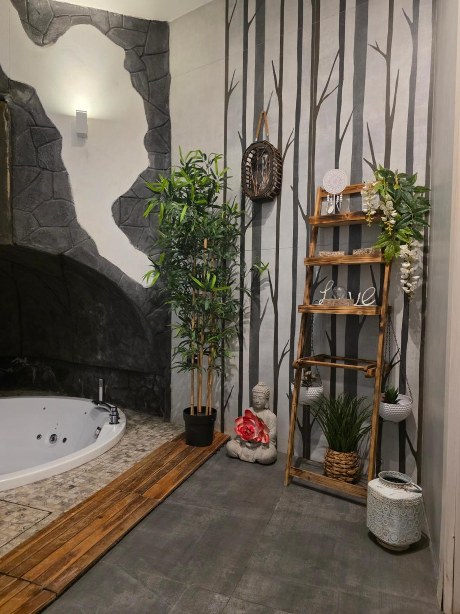 Elite Apartment Spa CTA Exterior photo